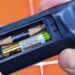 Dank einer einfachen Technik geht meiner Fernbedienung die Batterie nicht mehr aus