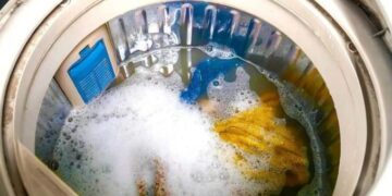 Essig ist der Trick für weichere Handtücher, weißere Wäsche und bessere Waschergebnisse
