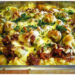 Zutaten: 500 g Hackfleisch von rind, gemischt 1 kg Kartoffel(n), fest kochend 2 m.-große Zwiebel(n) 1 Beutel Rosenkohl, frisch oder TK 2 Becher Sahne-Schmelzkäse Maggi, oder 2-3 EL Brühe Salz und Pfeffer 300 ml Milch Mehl Butter Paniermehl Zitronensaft Zubereitung: Rosenkohlauflauf mit Hackfleisch und Kartoffeln Lieblingsauflauf unserer Familie – super lecker und einfach.