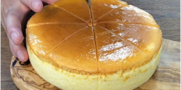 Ruckzuck gebacken: Dieser Käsekuchen besteht aus nur 3 Zutaten.