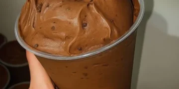 Das heftigste Nutella-Eis aller Zeiten – Nur 75 Kalorien pro Portion und trotzdem cremig, süß und absolut unwiderstehlich!