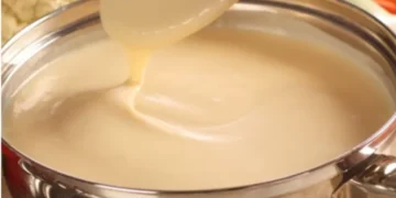 Selbstgemachte Béchamelsoße: Wie man sie mit wenigen Zutaten ganz einfach zubereitet