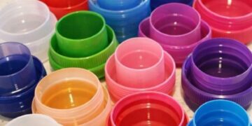 Werfen Sie die leeren Deckel von Waschmittelpackungen noch nicht weg! Hier sind 10 clevere Ideen zur Wiederverwendung.