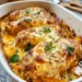 Hähnchenauflauf mit karamellisierten Zwiebeln – extra saftig & überbacken