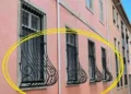 Warum haben manche Fenstergitter unten eine Rundung